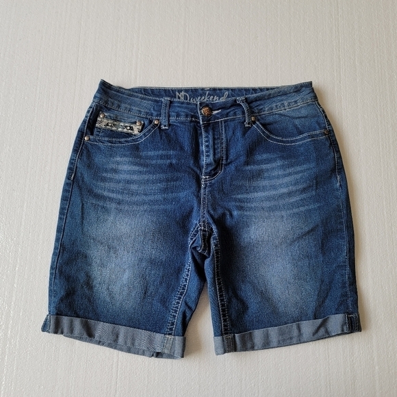 ND Weekend Shorts Womens 10 Mid Rise Cuffed Blue Denim Dark Wash Comfort Ladies - Picture 1 of 10